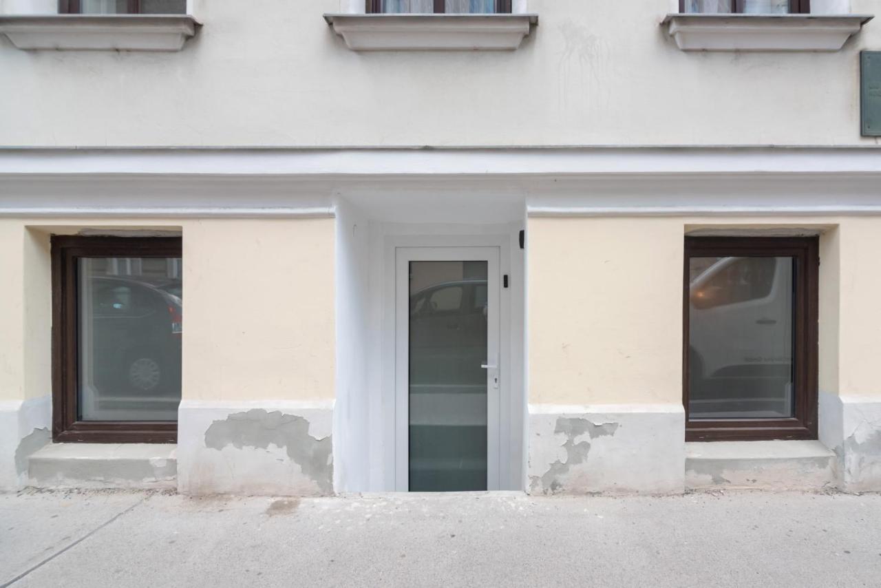 ウィーンDer Fuchsbau - Neu, Kuschelig Und Zentral Im Gruenenアパートメント エクステリア 写真
